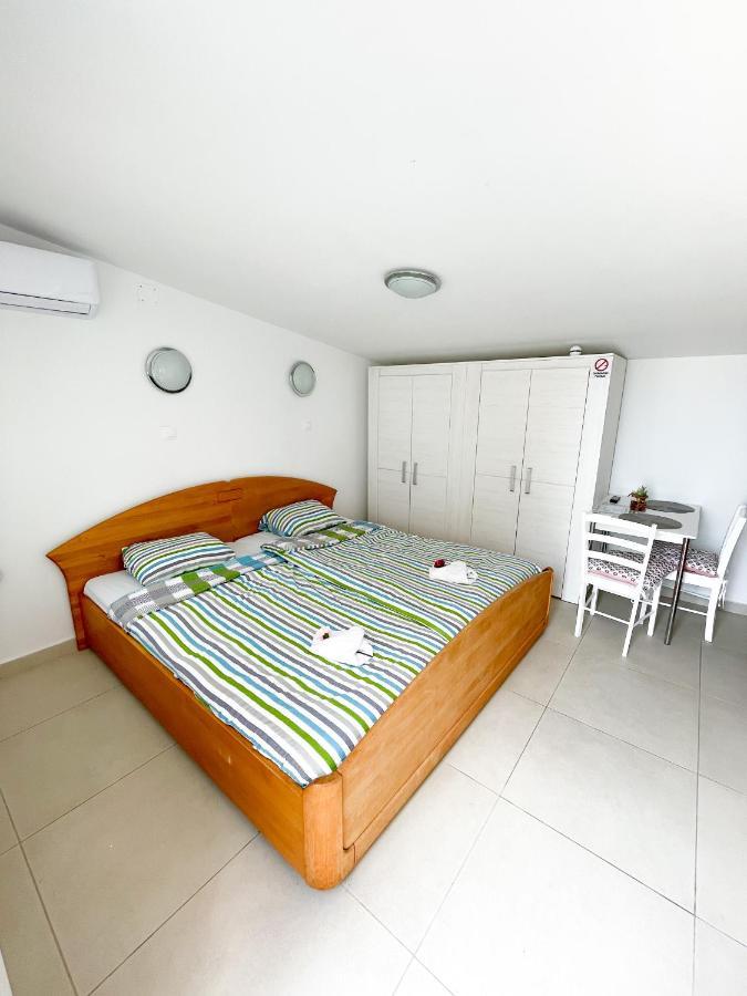 Beautiful Secluded Area Near Novalja Vacation House With Pool And Sea View Villa Lara Eksteriør bilde